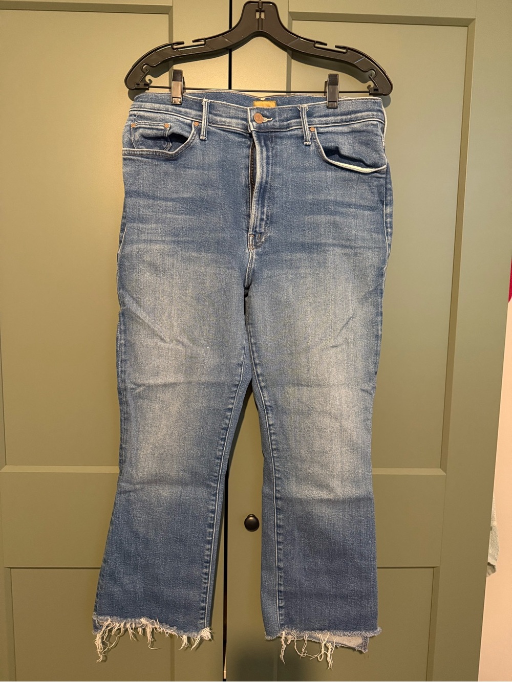 MOTHER The Insider Crop Jeans with Frayed Hem